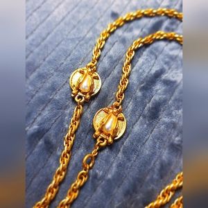 The Buzz convertible gold faux pearl necklace🐝